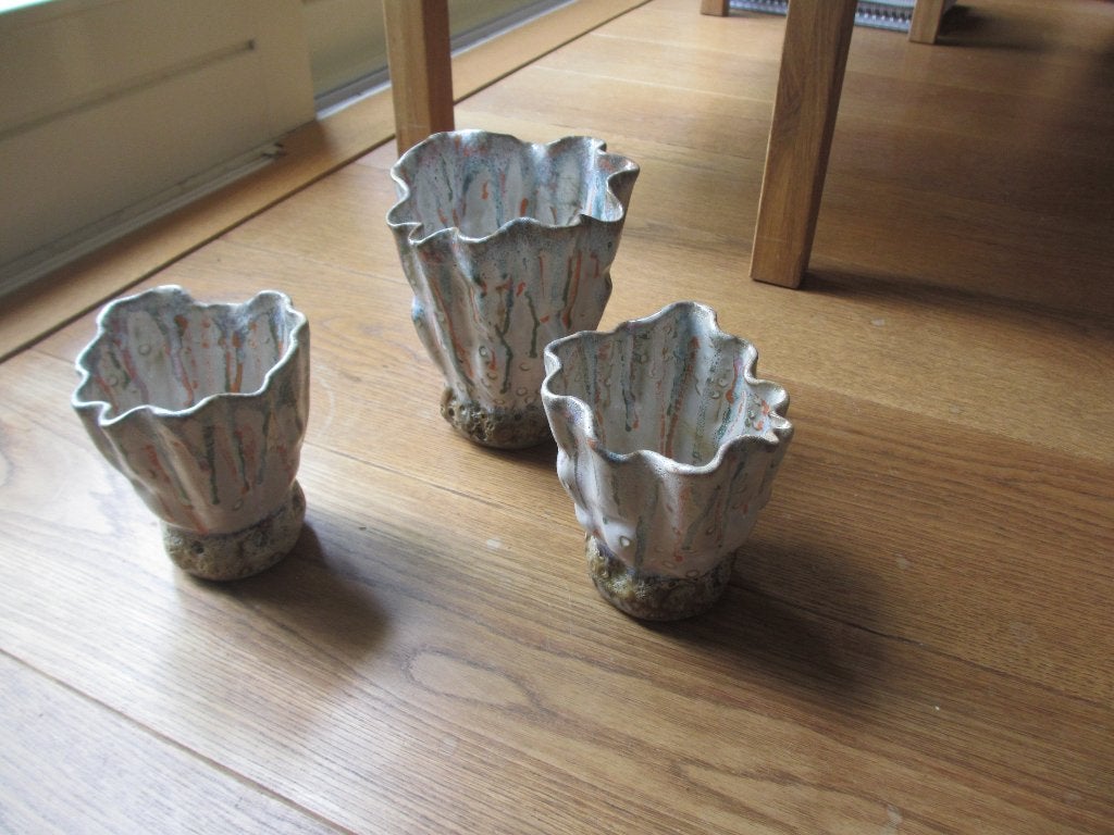 3 stuks Unieke Vintage Aardewerk Vaas – Des Pots | Zeldzaam, Gebruikt, Handgemaakt, Meerkleurig, Steen/keramiek