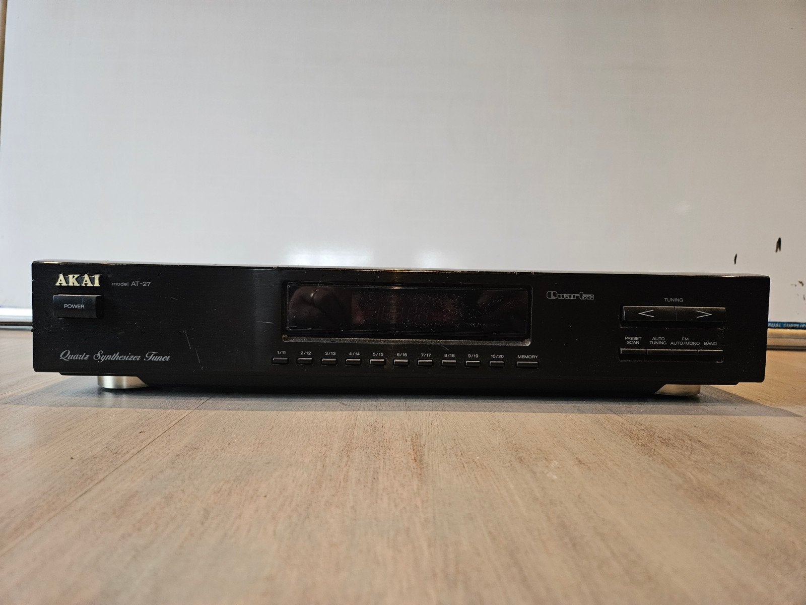 Akai AT-27 Quartz Synthesizer Tuner, Ophalen of Verzenden, Gebruikt, Radio