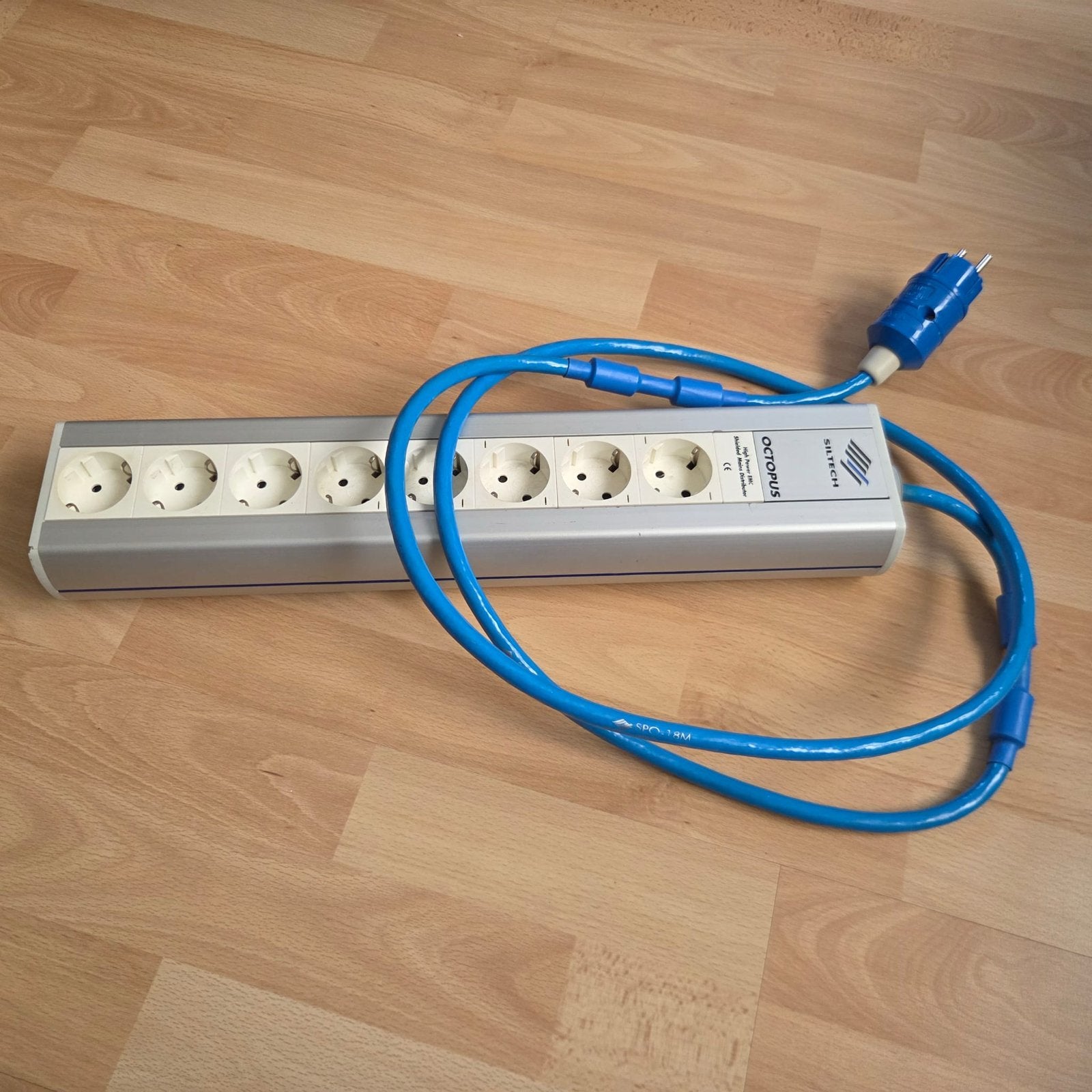 Siltech Octopus 8 met 2 meter SPO 18M, Ophalen of Verzenden, Zo goed als nieuw, 2 tot 5 meter, Overige kabels