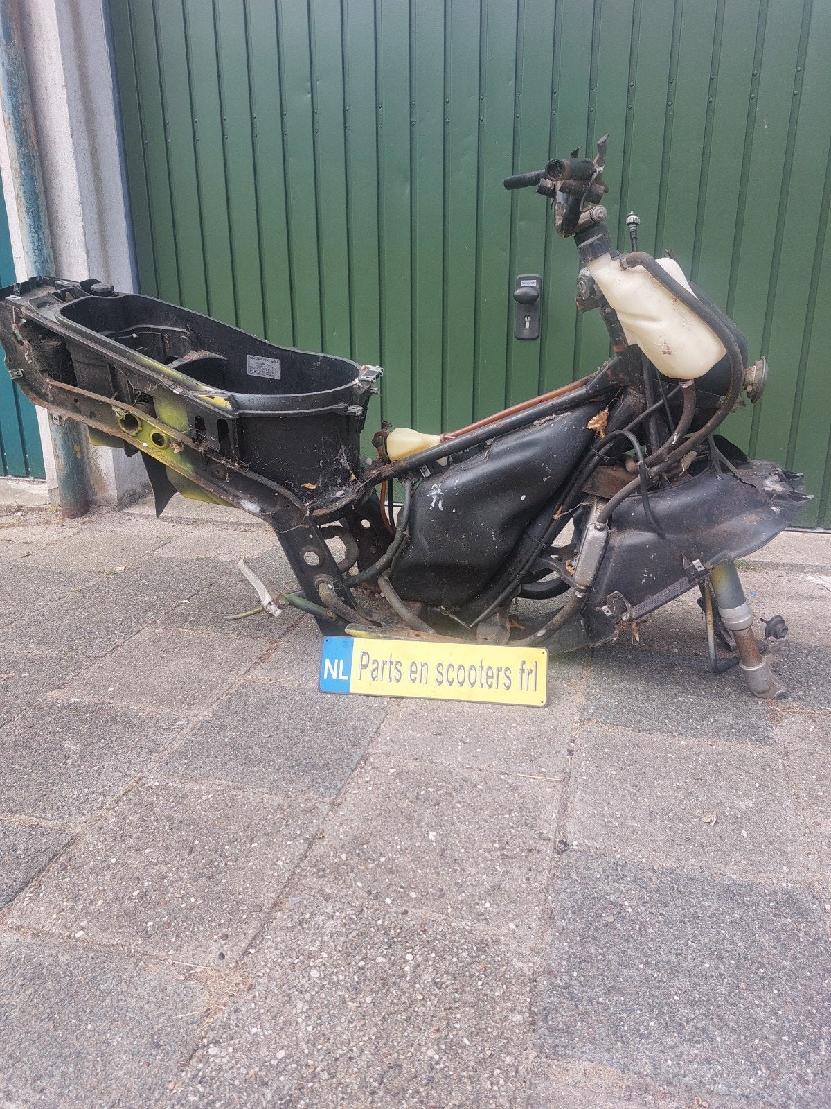 gilera runner frame 50cc met nl brom kenteken, Fietsen en Brommers, Brommeronderdelen | Scooters, Ophalen, Gebruikt, Frame