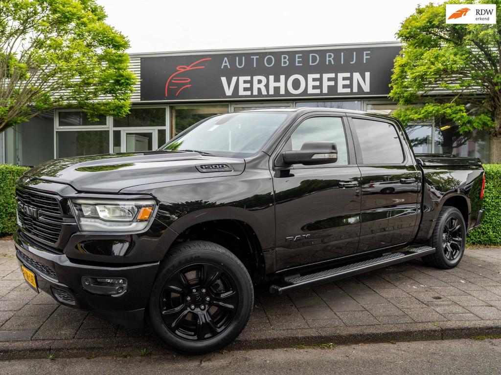 Dodge Ram 1500 5.7 V8 4x4 Crew Cab Big Horn | STUUR & STOELV, Auto's, Automaat, Gebruikt, 5654 cc, Zwart
