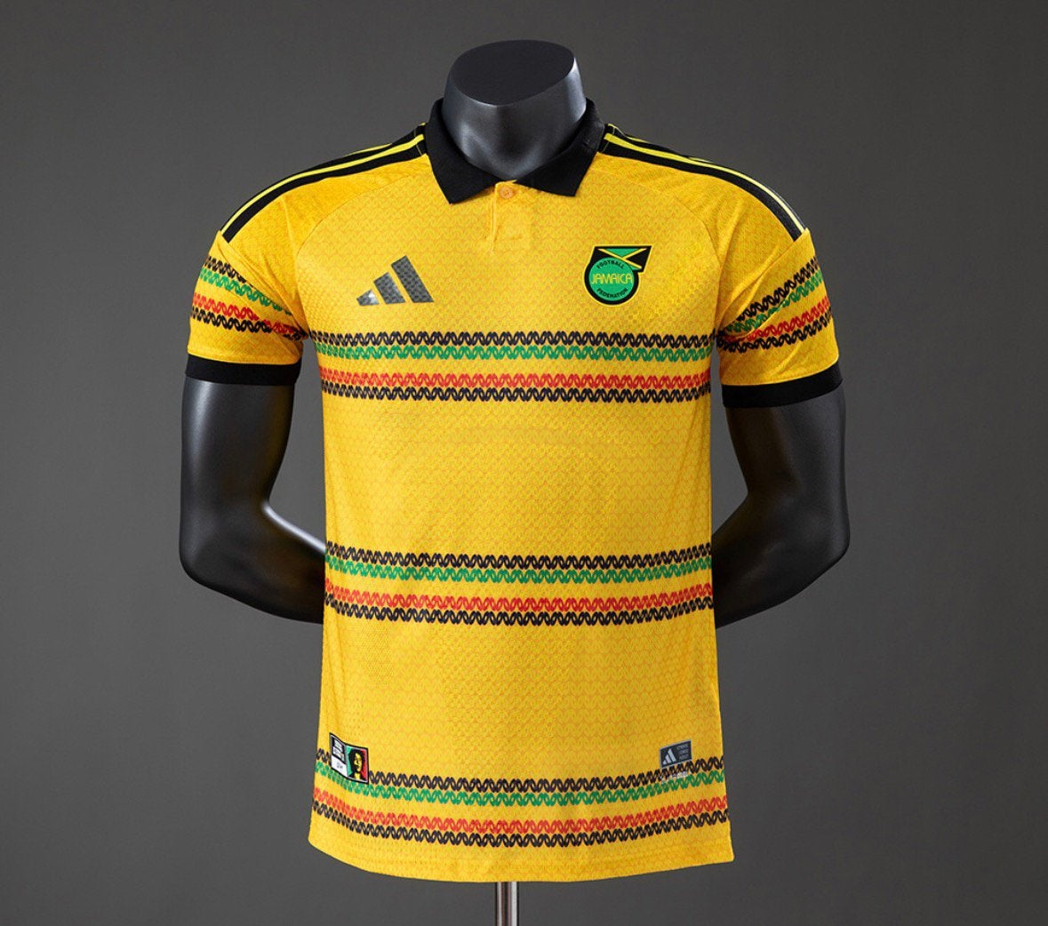 Jamaica thuistenue 26/27 (Maat en bedrukking naar keuze), Maat XL, Ophalen of Verzenden, Zo goed als nieuw, Shirt