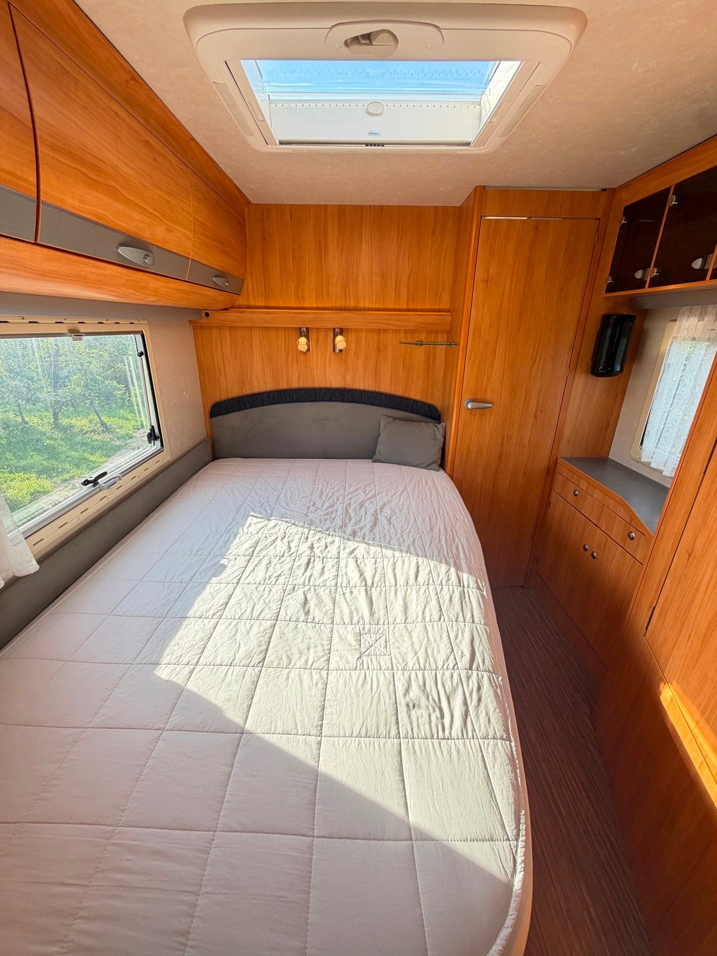 Foto 11 van Adria Coral S 680 ST LUCHTVERING / AIRCO / OYSTER SCHOTEL +