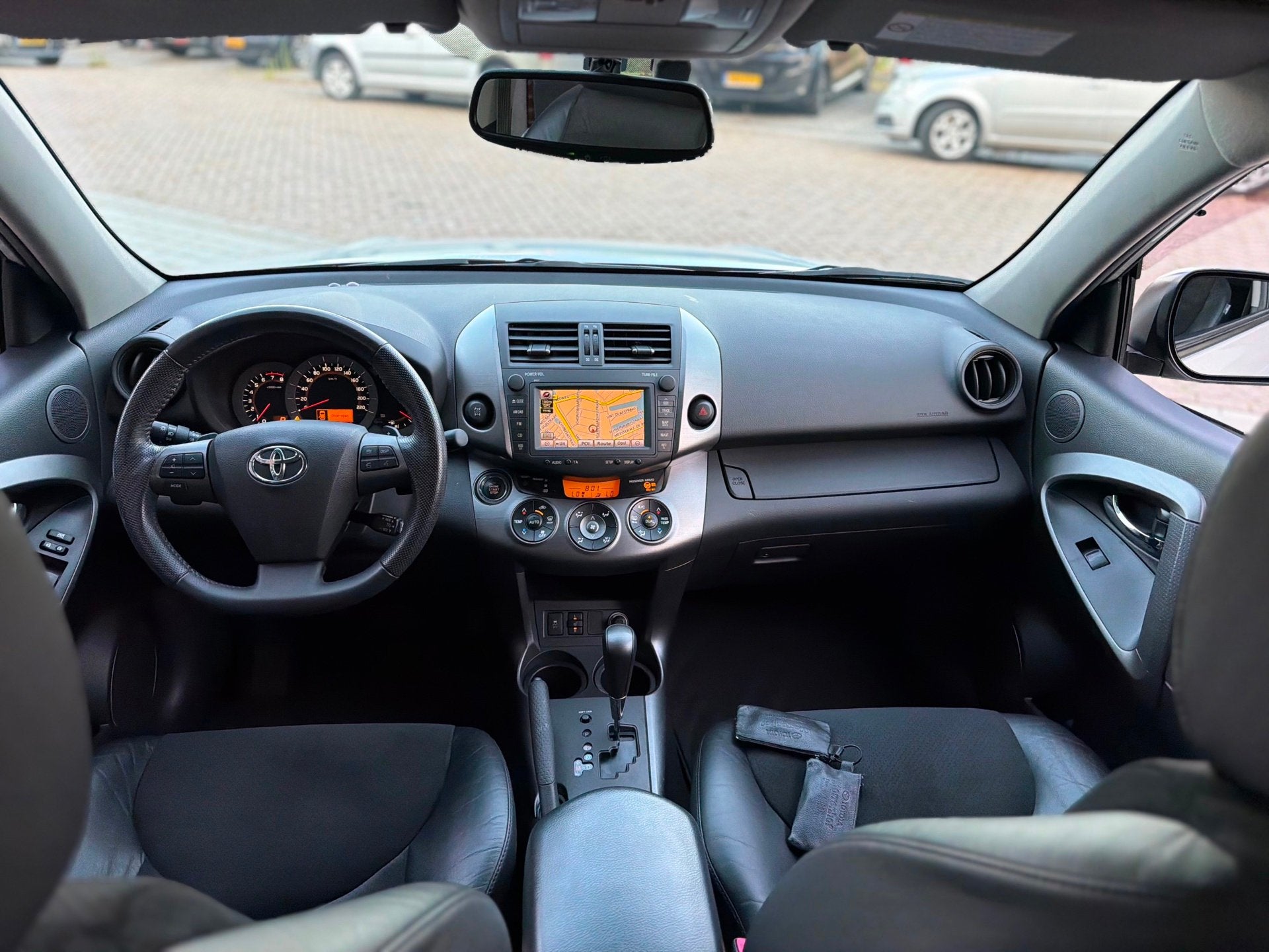 Toyota RAV4 2.0 VVTi Executive Business 4WD 4x4 Automaat Cru, Auto's, Euro 5, Gebruikt, Zwart, 4 cilinders