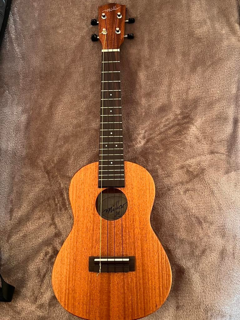 Millar TM-240 concert ukulele mahonie, Muziek en Instrumenten, Snaarinstrumenten | Overige, Ophalen of Verzenden, Zo goed als nieuw
