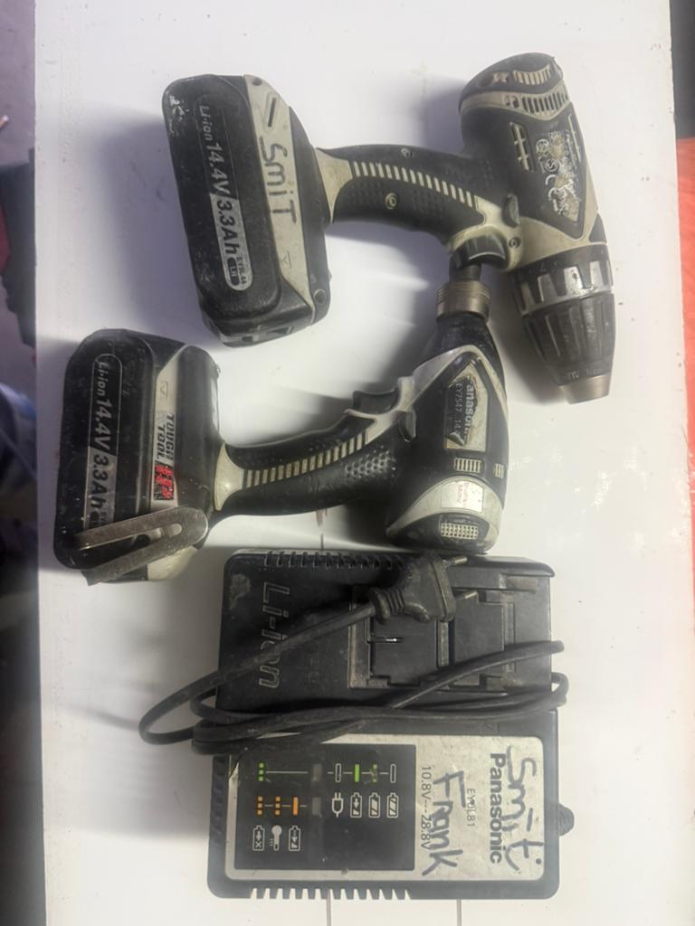 Panasonic Accu Schroefmachineset 14,4V 3,3Ah met lader, Gebruikt, Variabele snelheid, Ophalen of Verzenden, Boor- en Schroefmachine