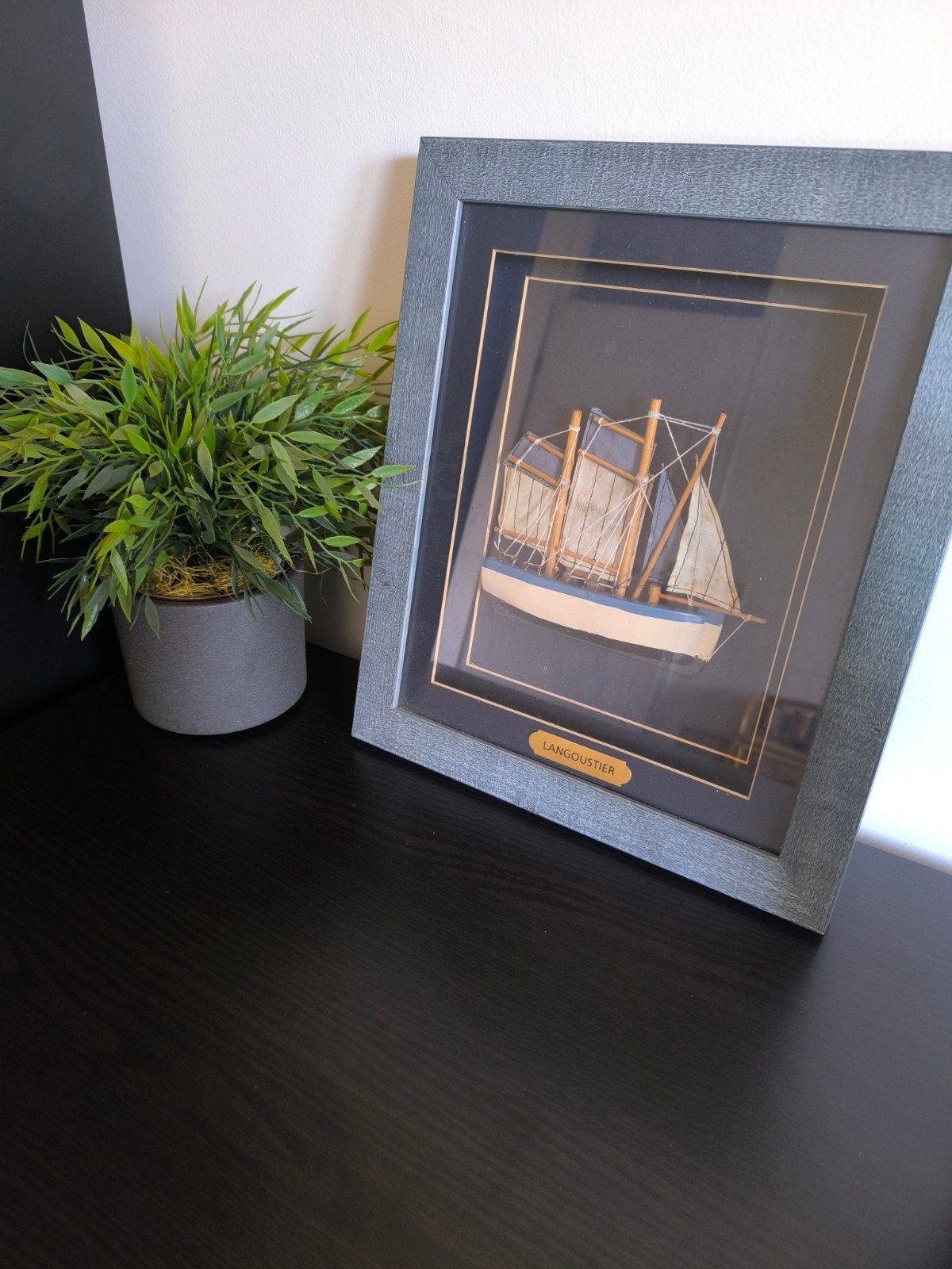 te koop: Vintage 3D Scheepsmodel Diorama "Langoustier", Ophalen of Verzenden, Zo goed als nieuw