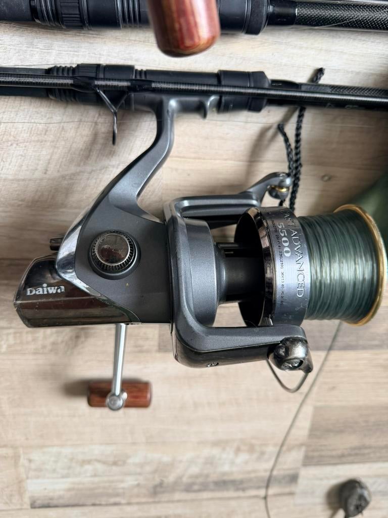 daiwa emcast advanced 5500 reel Plus 5500A Spinning Reel, Silver Sports, Fitness & Outdoors Perfect for a variety of bait fishing applications DAIWA Emcast Sport Heavy Action