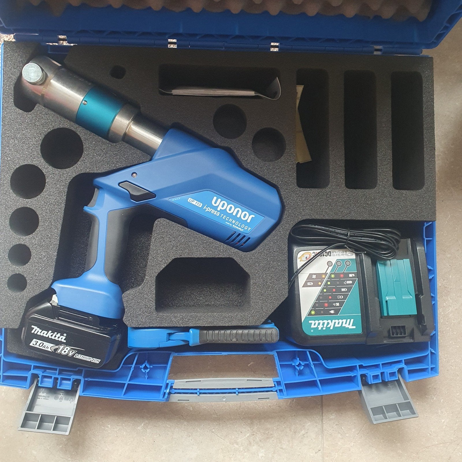 Uponor S-Press accu persmachine met 4 persbekken, Doe-het-zelf en Verbouw, Ophalen of Verzenden, Zo goed als nieuw, Overige typen