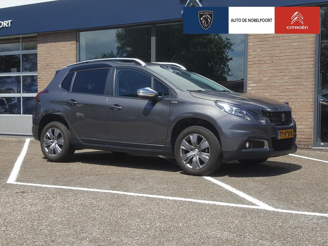 Peugeot 2008 1.2 PureTech 82pk S&S Style NAVIGATIE | Airco |, Voorwielaandrijving, Gebruikt, 1199 cc, 82 pk
