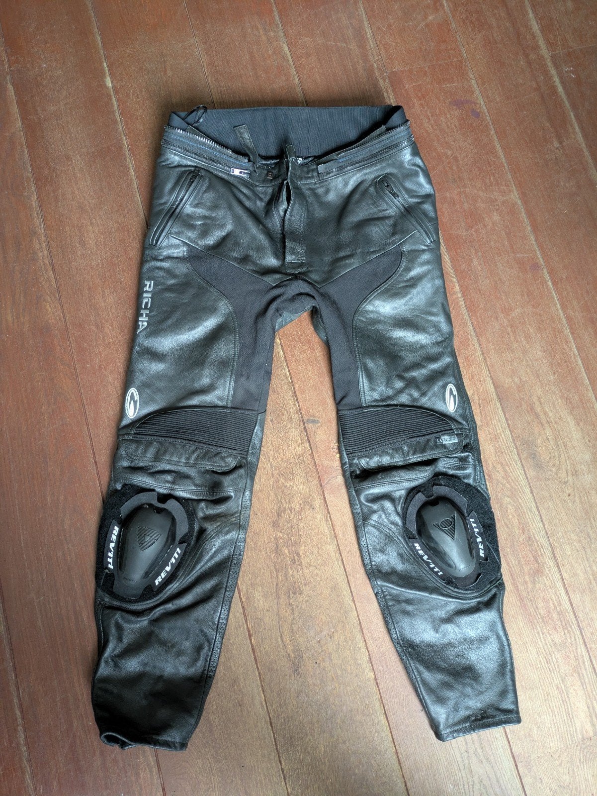 Richa leren motorbroek met kniebeschermers, Motoren, Broek | leer, Dames, Ophalen of Verzenden, Richa