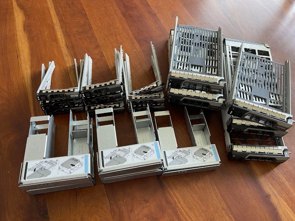 Dell Server Tray Caddy 3,5 LFF 2,5 SFF converter SAS SATA, Ophalen of Verzenden, Gebruikt, 2 tot 3 Ghz