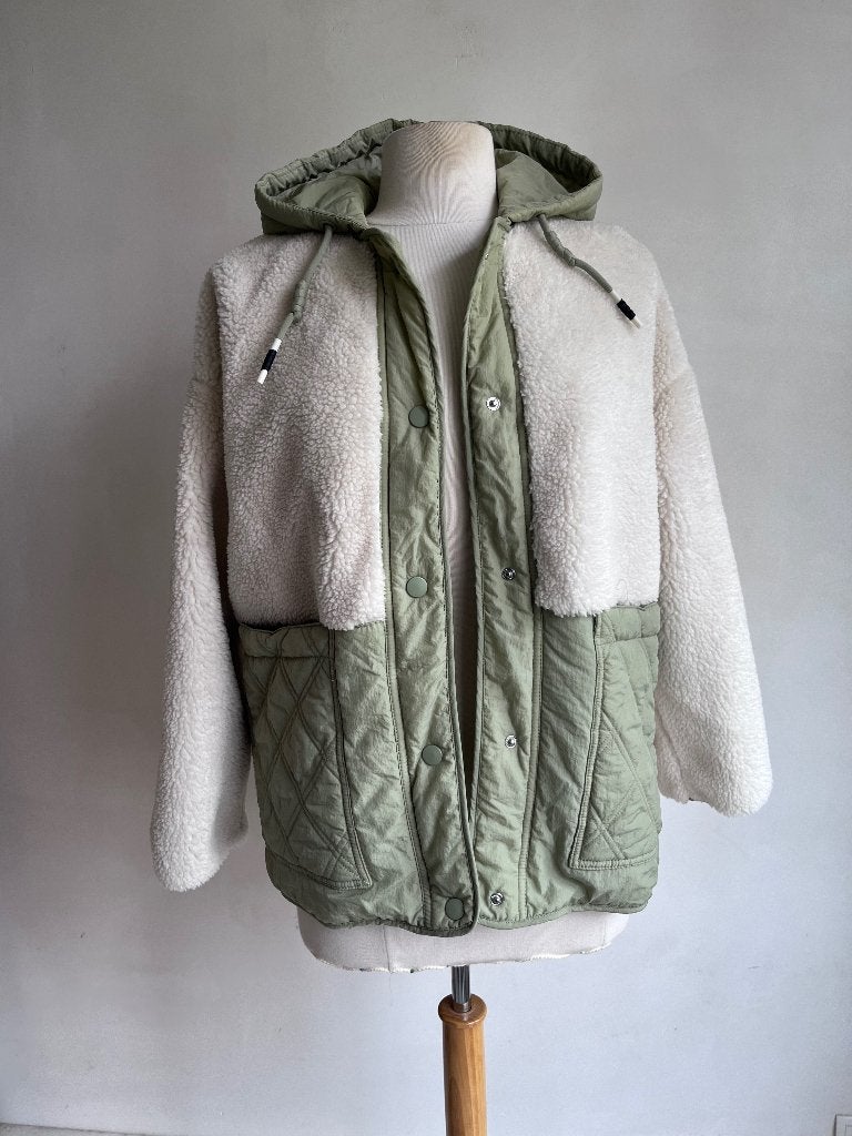 zara jas nieuw teddy beige en groen, Verzenden, Beige, Nieuw, Maat 34 (XS) of kleiner