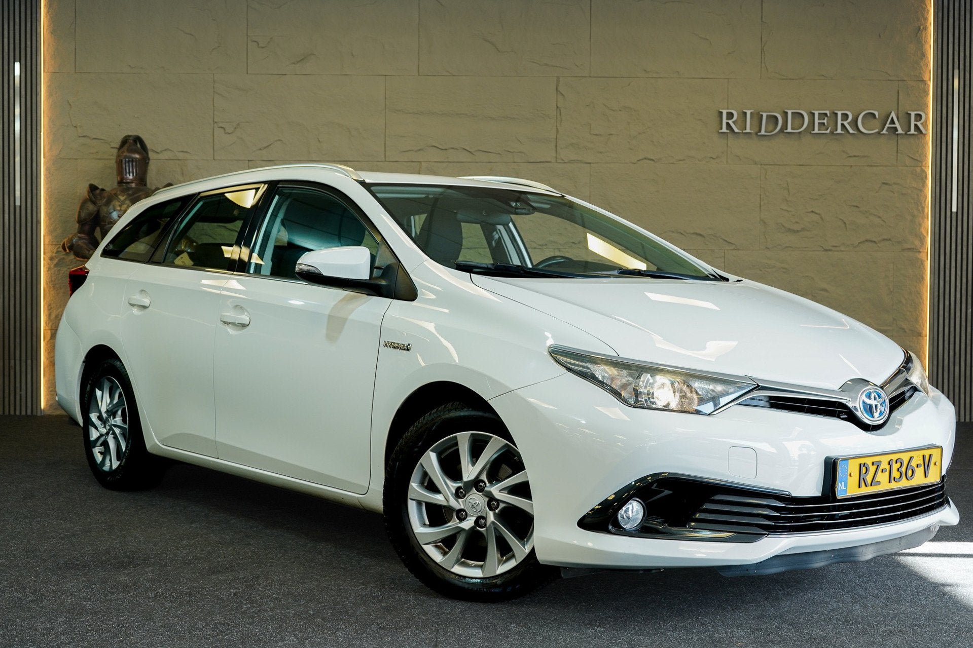 Toyota Auris 1.8 Hybrid Dynamic|GARANTIE|NAVI|CRUISE|VELGEN|, Auto's, 28 km/l, Gebruikt, Euro 6, Verwarmde buitenspiegels