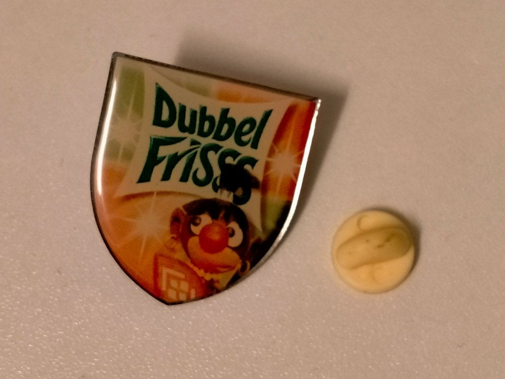 Efteling Dubbel Friss schildje logo pin DubbelFriss pretpark, Verzamelen, Speldjes, Pins en Buttons, Ophalen of Verzenden, Gebruikt