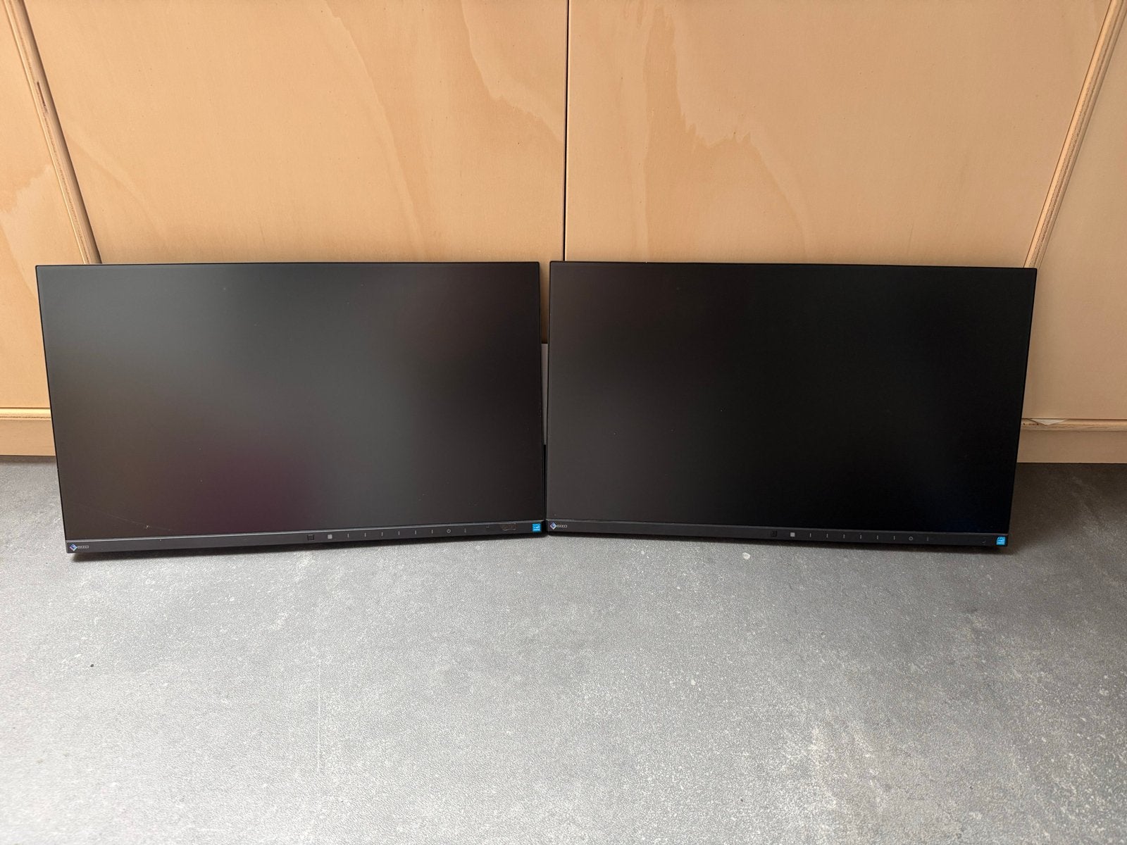 2x EIZO FlexScan EV2450 23.8 inch Full HD monitoren, Computers en Software, Monitoren, Kantelbaar, Full HD, Ophalen of Verzenden