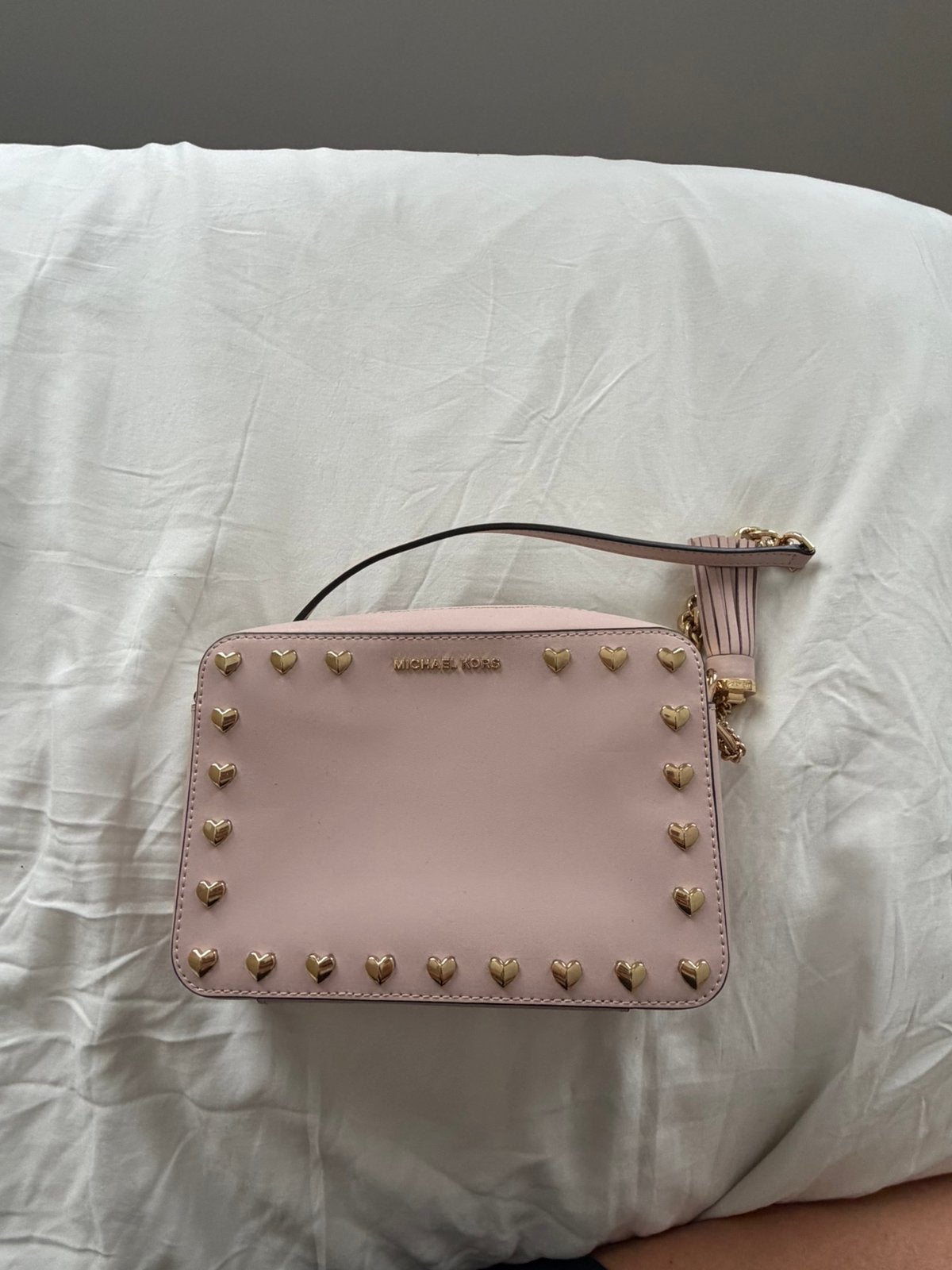 Michael kors tas roze met gouden hartelementen zgan!, Ophalen of Verzenden, Zo goed als nieuw, Roze, Dame