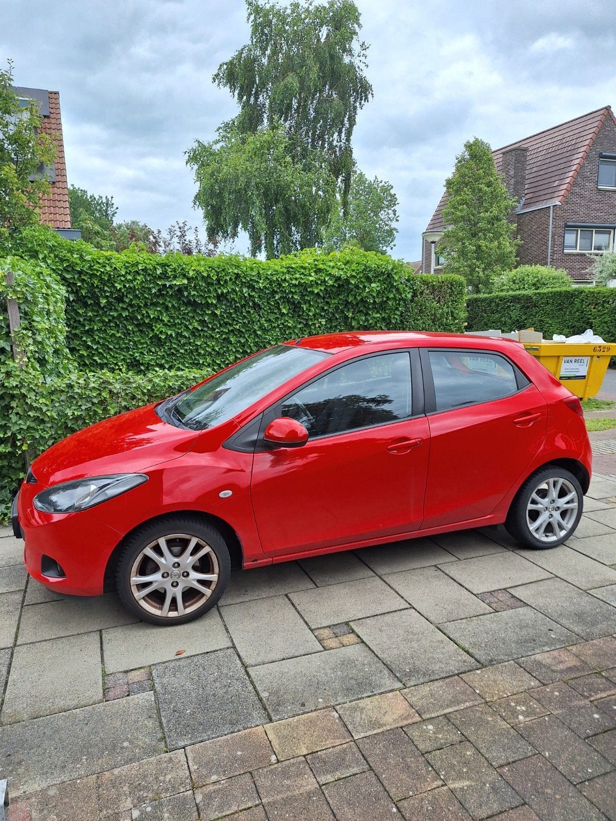 Mazda 2 1.3 63KW 5DRS 2008 Rood, Auto's, Voorwielaandrijving, 31 €/maand, 4 cilinders, Origineel Nederlands