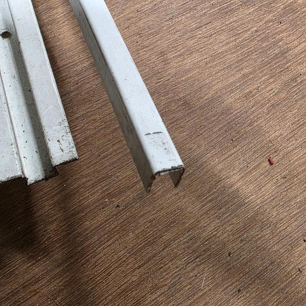 metalen omega profielen met kunststof afwerkrand voor wanden, Ophalen, Kunststof, Overige typen, Zo goed als nieuw
