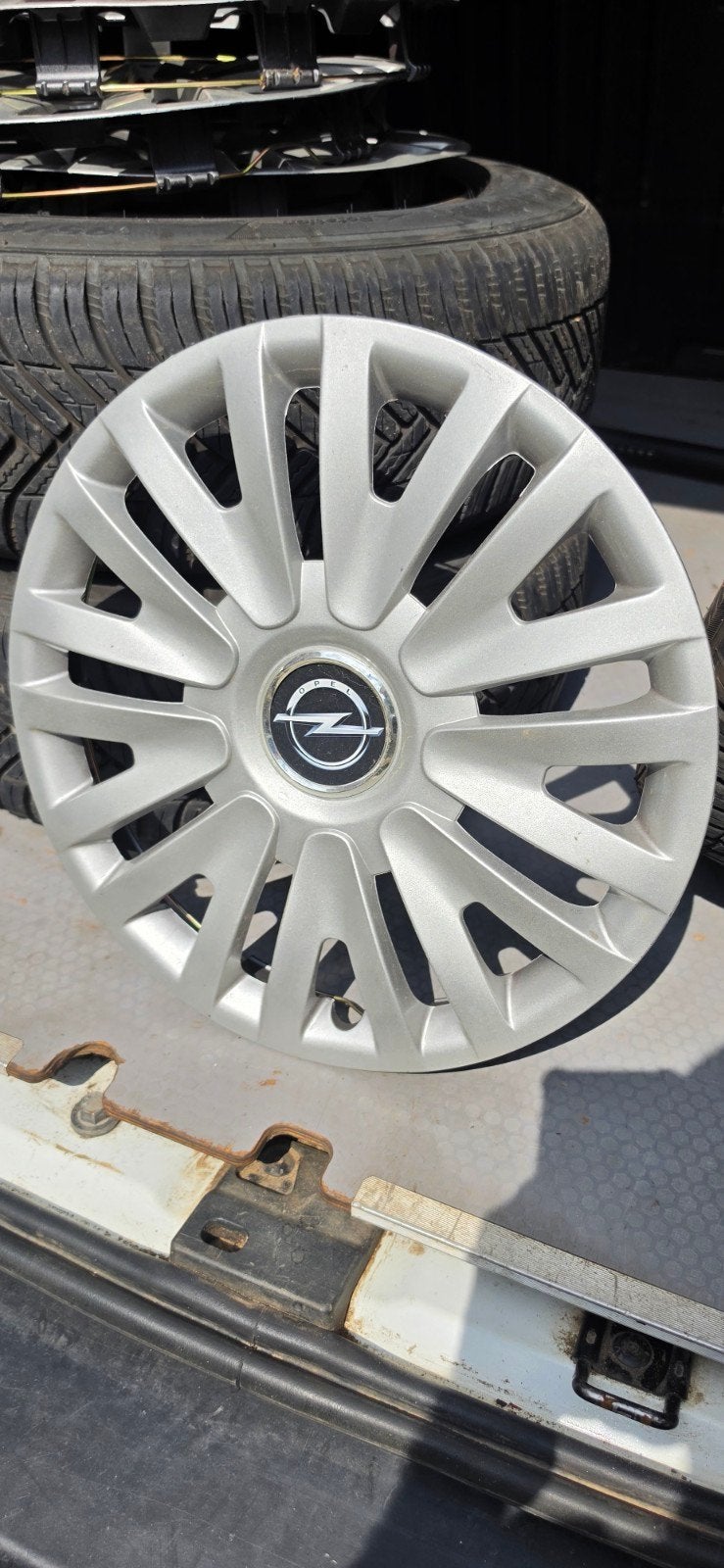 Goede banden op stalen velgen met wieldoppen Opel Combo, Auto-onderdelen, 16 inch, Banden en Velgen, Ophalen of Verzenden, All Season