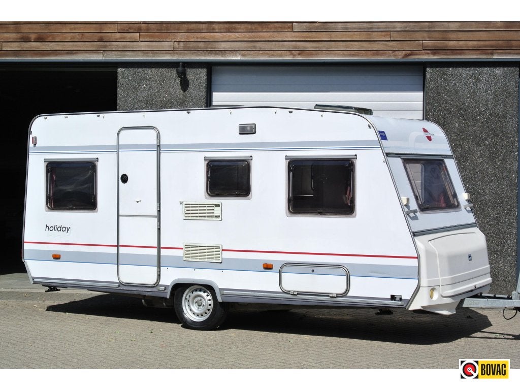 Bürstner Holiday 430|Rondzit|Dwarsbed|Lichtgewicht, Caravans en Kamperen, Caravans, Rondzit, Bedrijf, 750 - 1000 kg, Bürstner