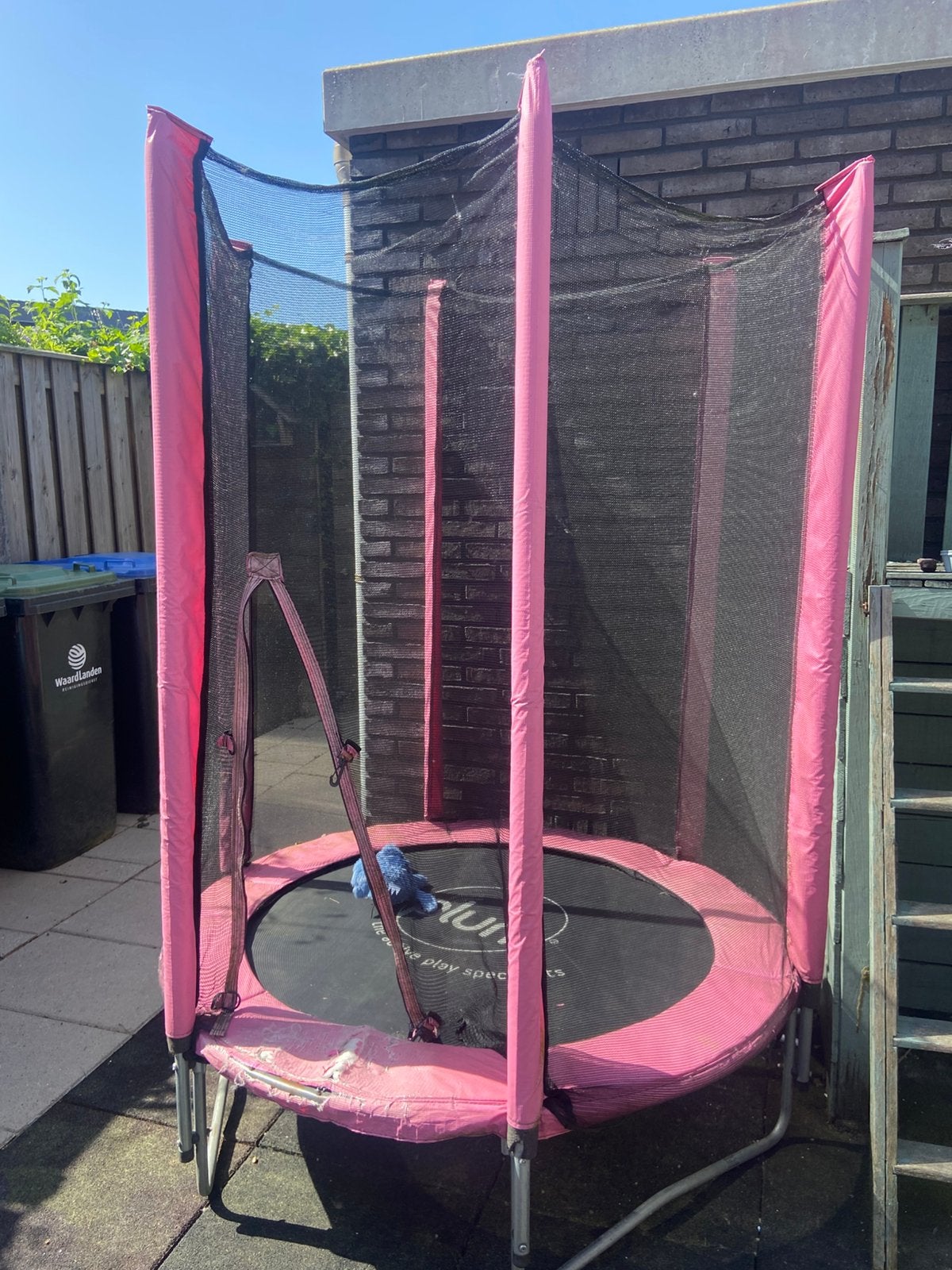 Trampoline gratis af te halen, Ophalen