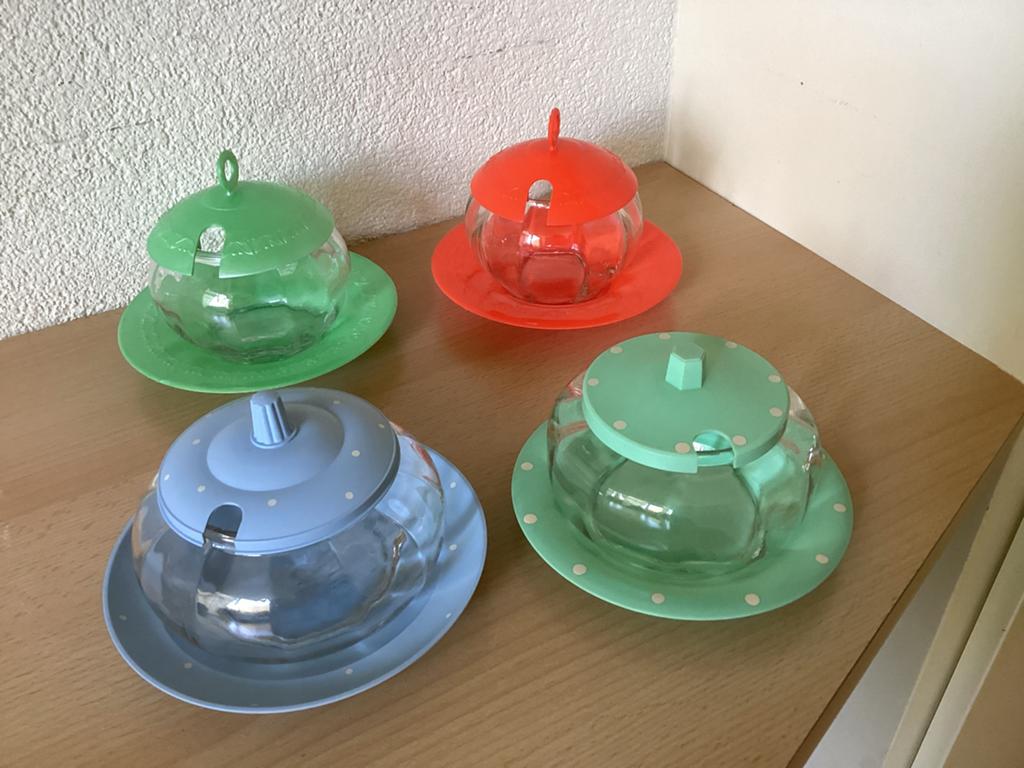 Retro jam/suiker/marmelade glazen potjes met melamine afdek, Ophalen of Verzenden, Huis en Inrichting