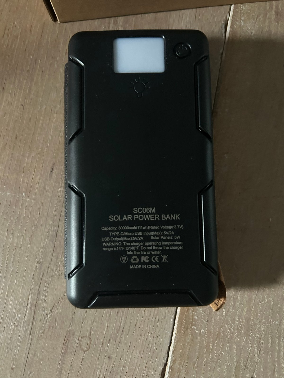 Nieuwe SC06M Solar Power Bank 30000mAh met 4 zonnepanelen, Ophalen of Verzenden, Nieuw