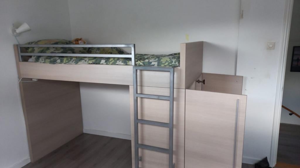 Hoogslaper met bed en geïntegreerde opbergruimte, Huis en Inrichting, Slaapkamer | Stapelbedden en Hoogslapers, Gebruikt, Eenpersoons
