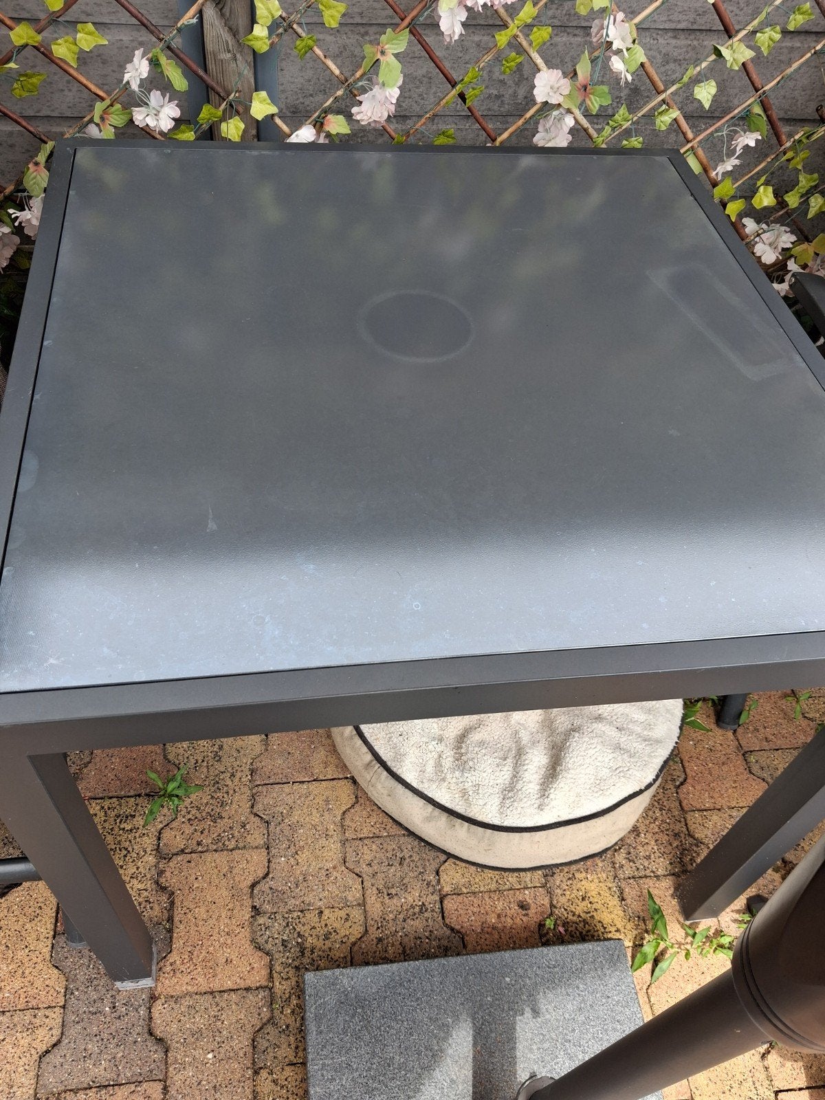 Tuintafel met mat glazen blad - 90x90 cm, Tuin en Terras, Ophalen, Zo goed als nieuw, Vierkant, Overige materialen