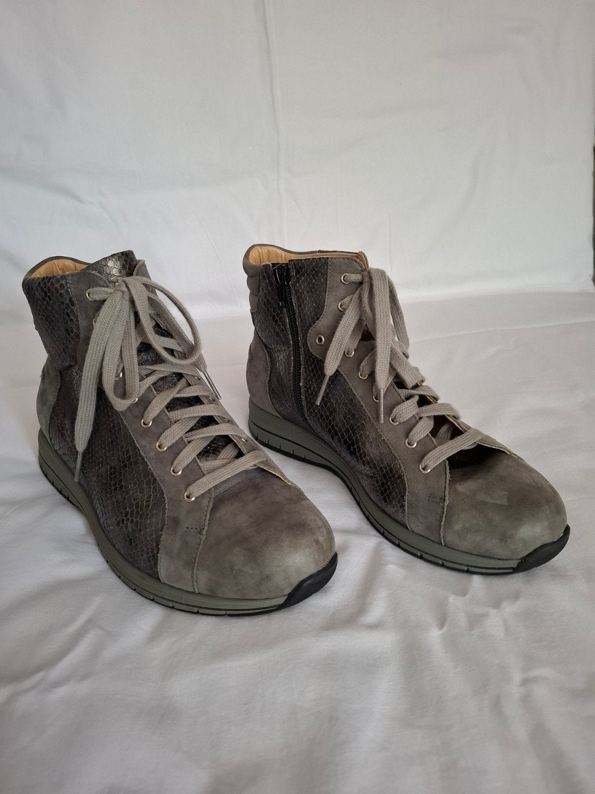 Durea leren hoge veterschoenen maat 39,5 / 6 brede leest, Kleding | Dames, Durea, Lage of Enkellaarzen, Ophalen of Verzenden, Grijs