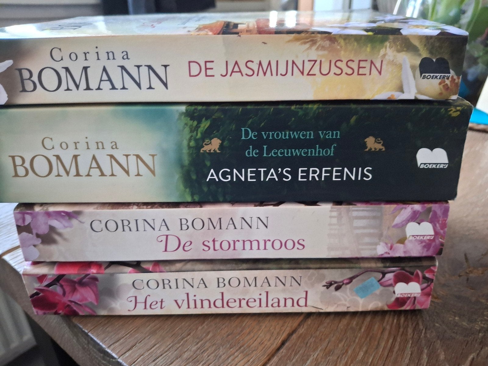 Corina Bomann, Ophalen of Verzenden, Zo goed als nieuw