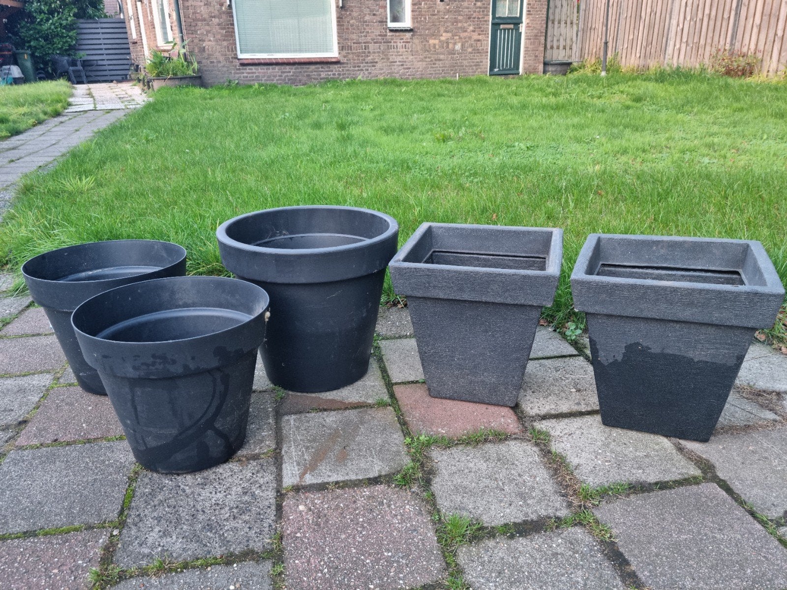 Prachtige collectie bestaande uit 5 GROTE terraspotten !, Ophalen, Kunststof, Minder dan 60 cm, Rond