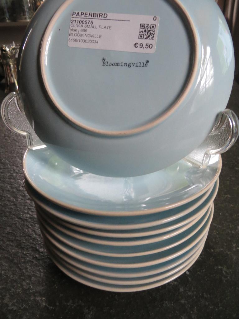 BLOMMINGVILLE OLIVIA LIGHT BLUE 10 X 16,5 CM ONGEBRUIKT, Huis en Inrichting, Keramiek, Nieuw, Ophalen of Verzenden, Overige stijlen