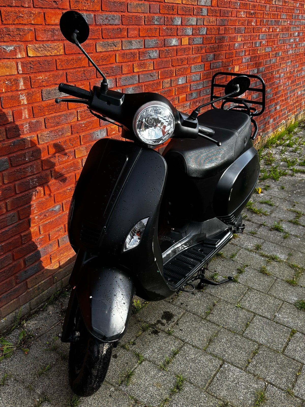 Zwarte Scooter - lage kilometerstand - blauw kenteken, Fietsen en Brommers, Scooters | Overige merken, Ophalen, Gebruikt, Benzine