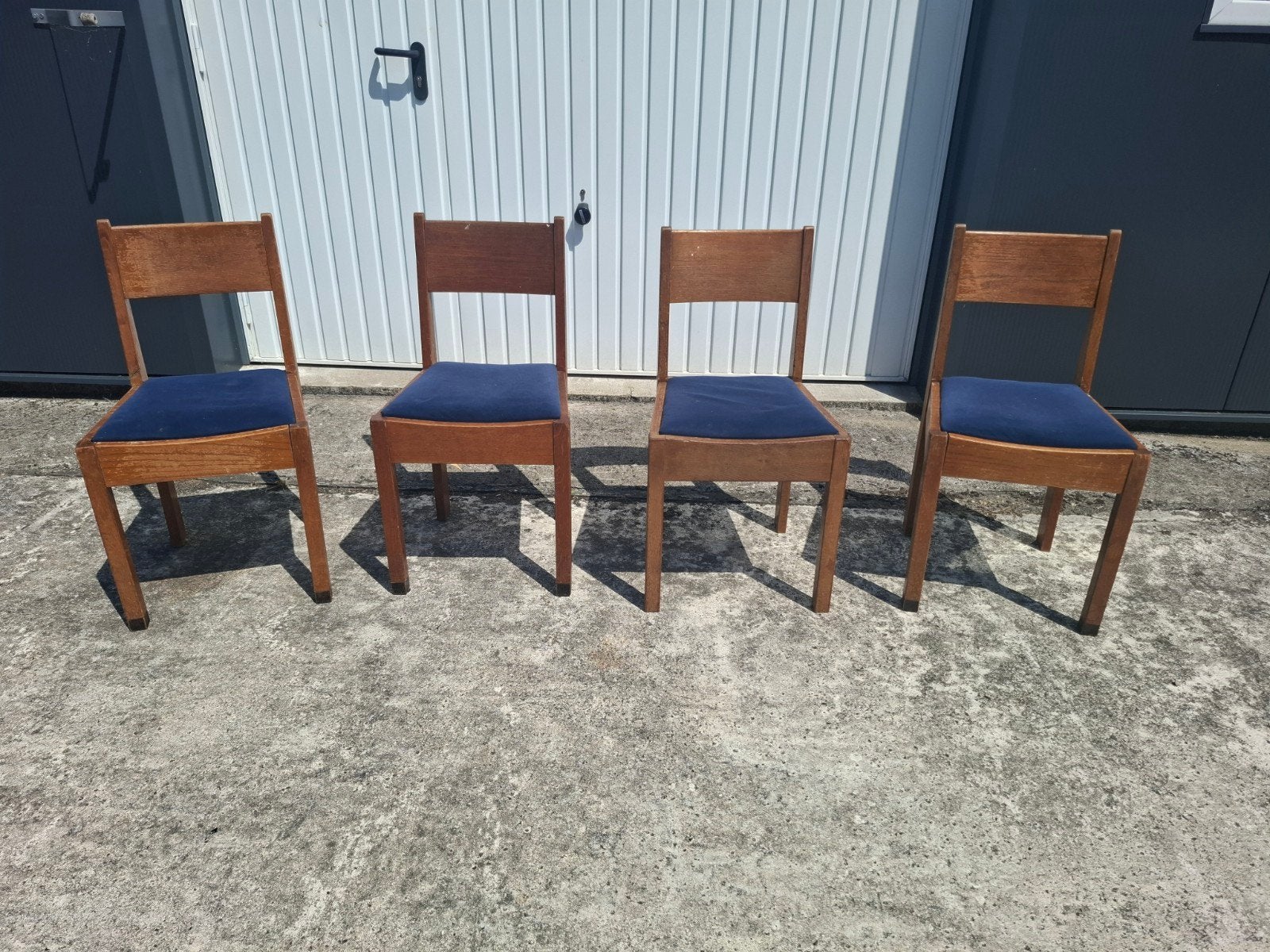 Set van 4 vintage houten stoelen amsterdamse school? met bla, Antiek en Kunst, Ophalen