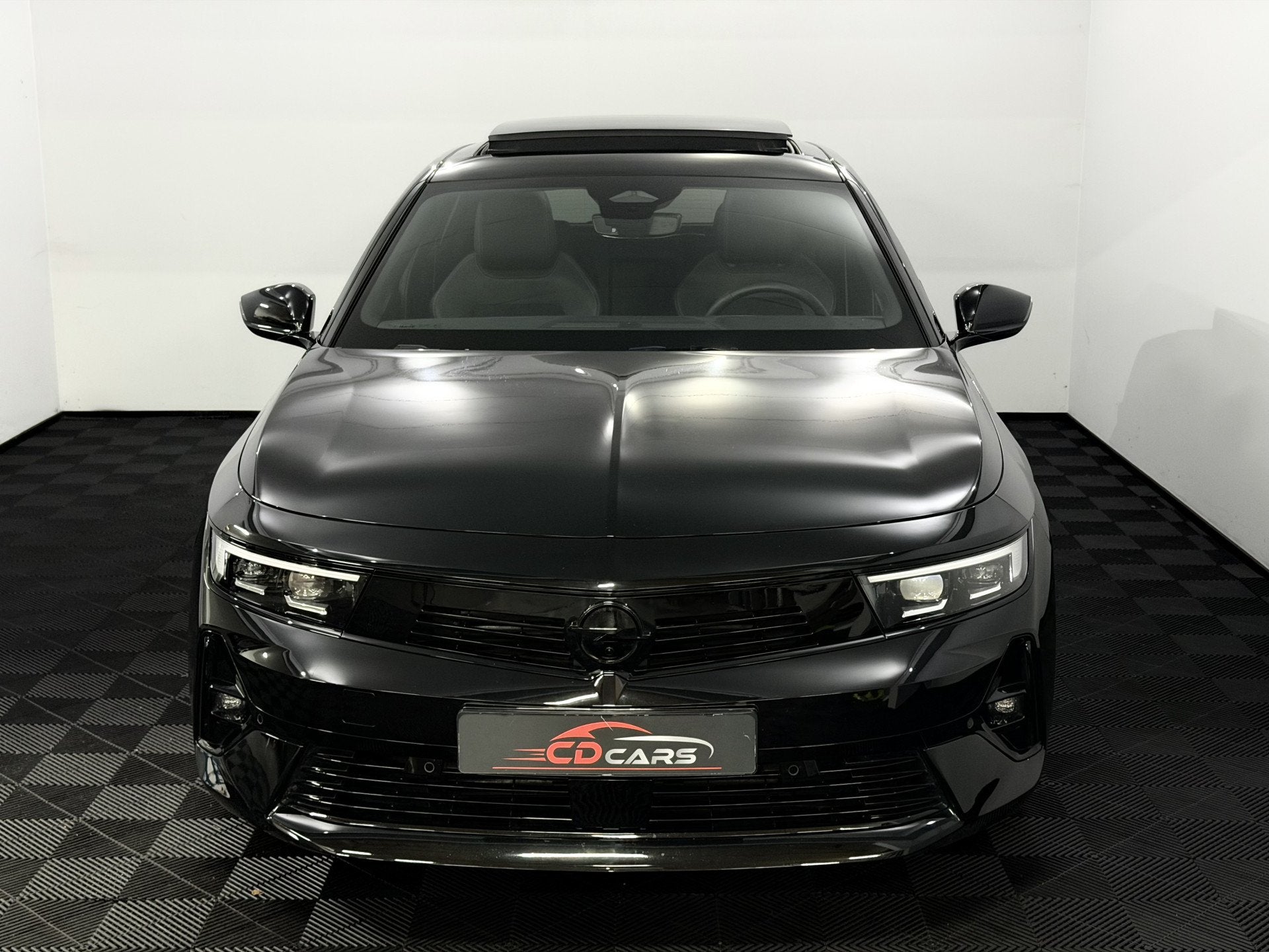 Opel Astra 1.2 Turbo Ultimate Panoramadak, 360 Camera, Navi,, Gebruikt, 4 cilinders, Leder en Stof, Zwart
