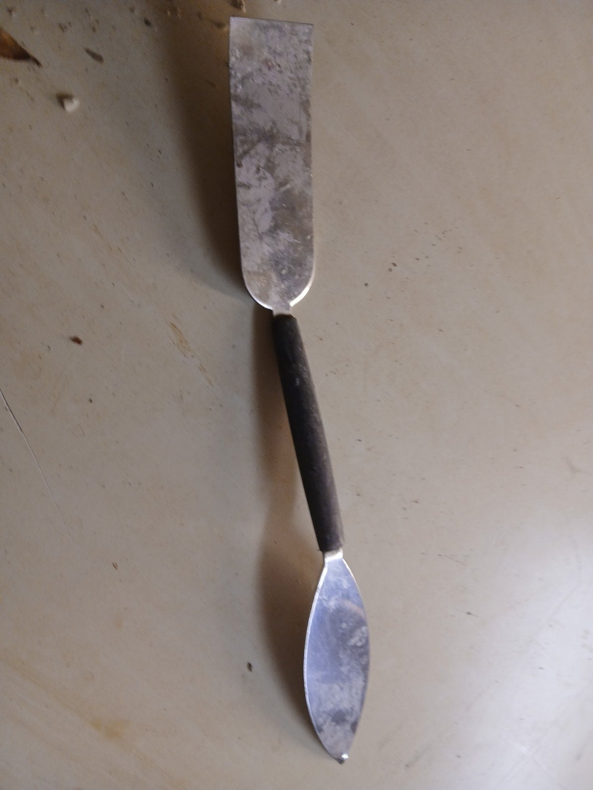 Dubbelzijdig plamuurmes / schraper, Ophalen of Verzenden, Gebruikt, Overige typen