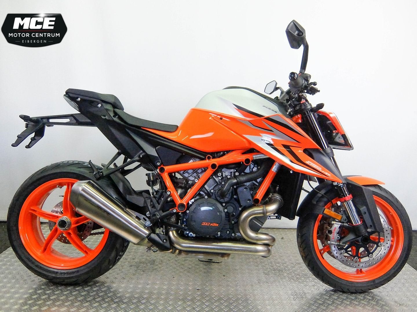 KTM 1290 SUPER DUKE R EVO (bj 2024), 2 cilinders, KTM, Motorrijbewijs A, Bedrijf