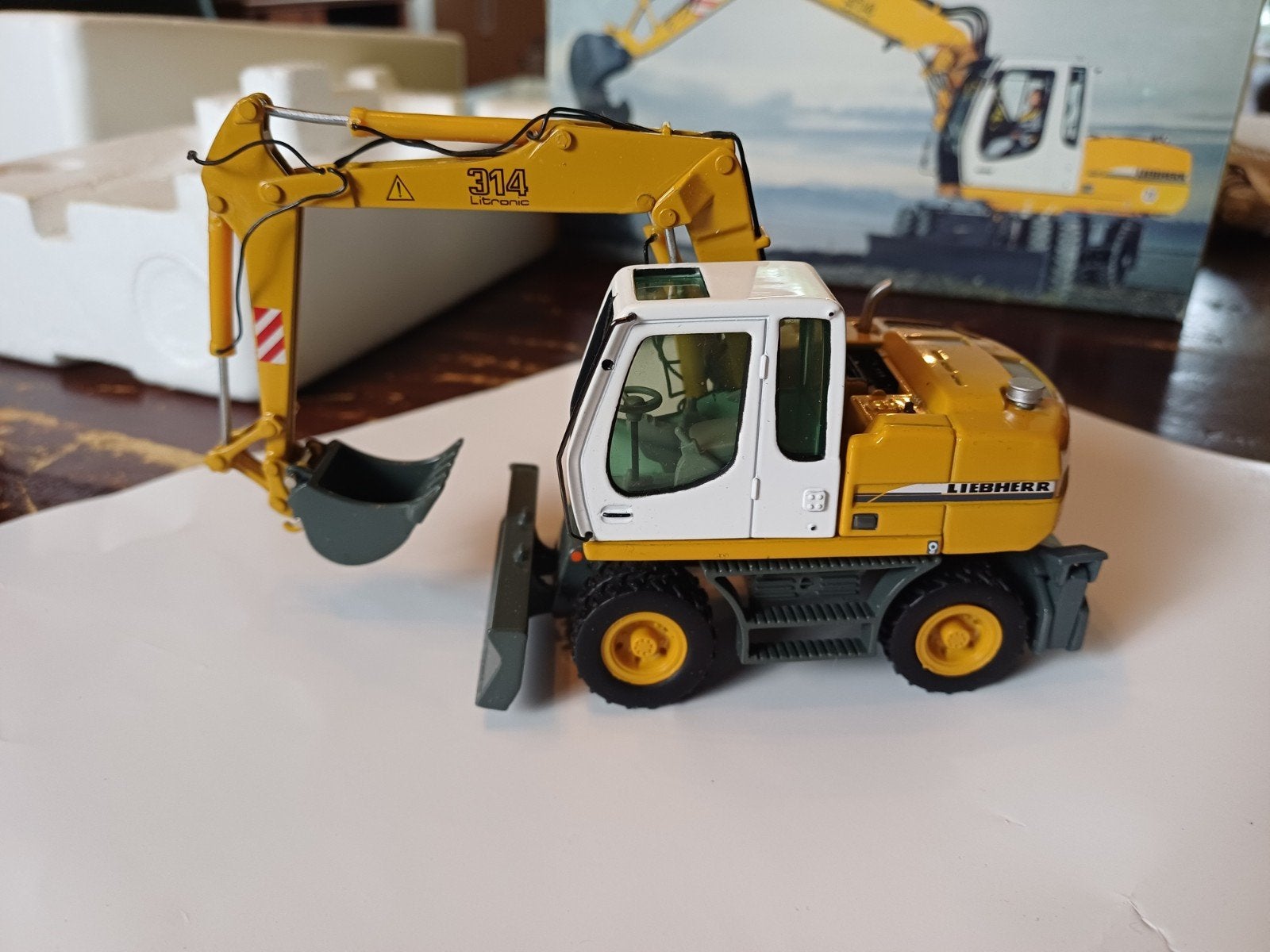 te koop nzg liebherr A 314 kraan 1.50, Ophalen of Verzenden, Hijskraan, Tractor of Landbouw, NZG