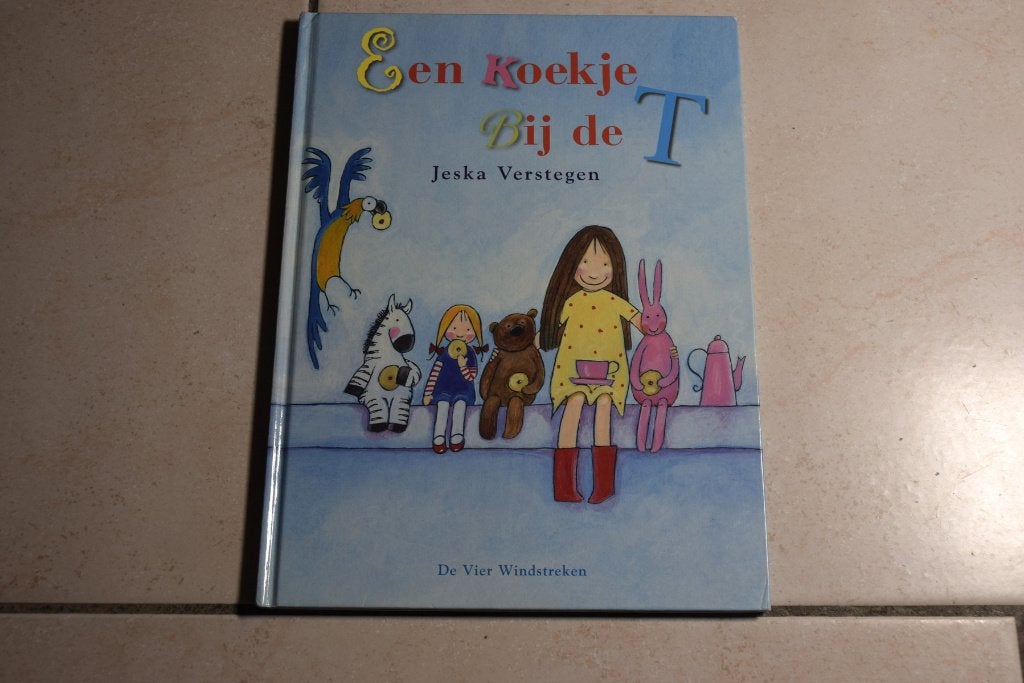 Een koekje bij de T / Jeska Verstegen, Ophalen of Verzenden, Gelezen, Fictie algemeen