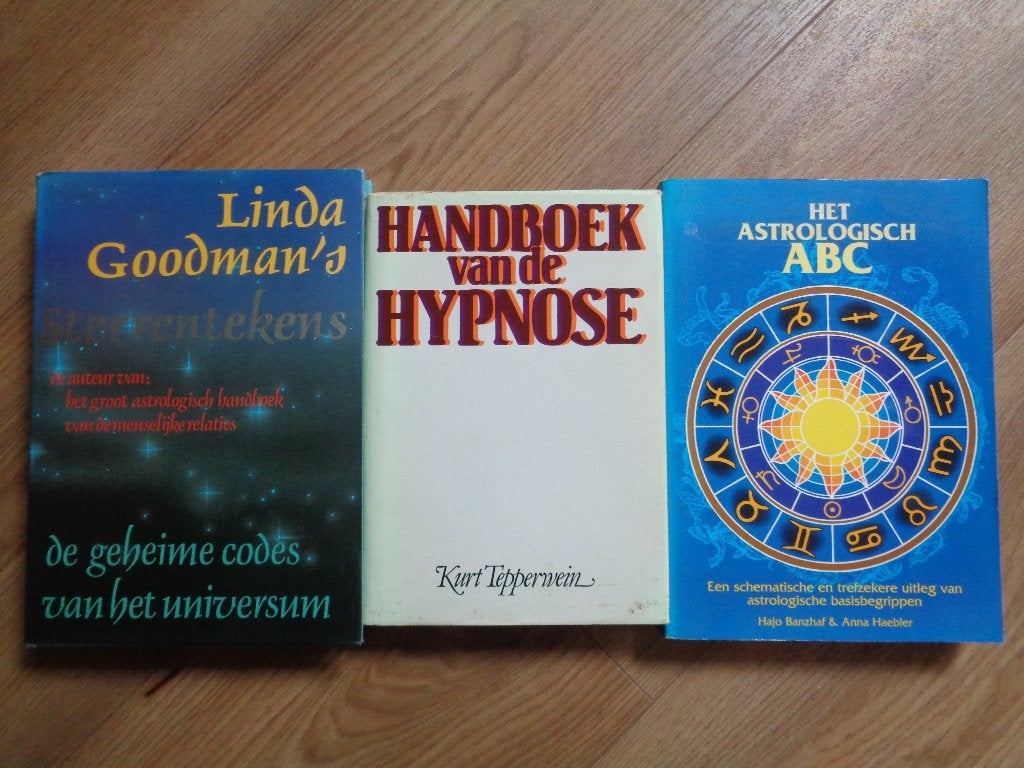 3x Boek Hypnose Astrologisch ABC Sterrentekens Codes, Ophalen, Zo goed als nieuw, Spiritualiteit algemeen, Overige typen