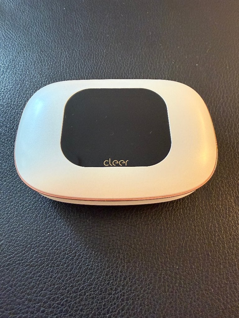 Original CLEER ARC 5 White charging case, Gebruikt, Overige merken, Ophalen of Verzenden, In oorschelp (earbud)