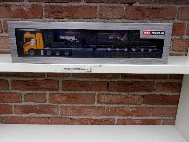 WSI  Volvo  FH5  Globetrotter  8 x 4  van  Boekestijn., Hobby en Vrije tijd, Modelauto's | 1:50, Ophalen of Verzenden, Nieuw, Bus of Vrachtwagen