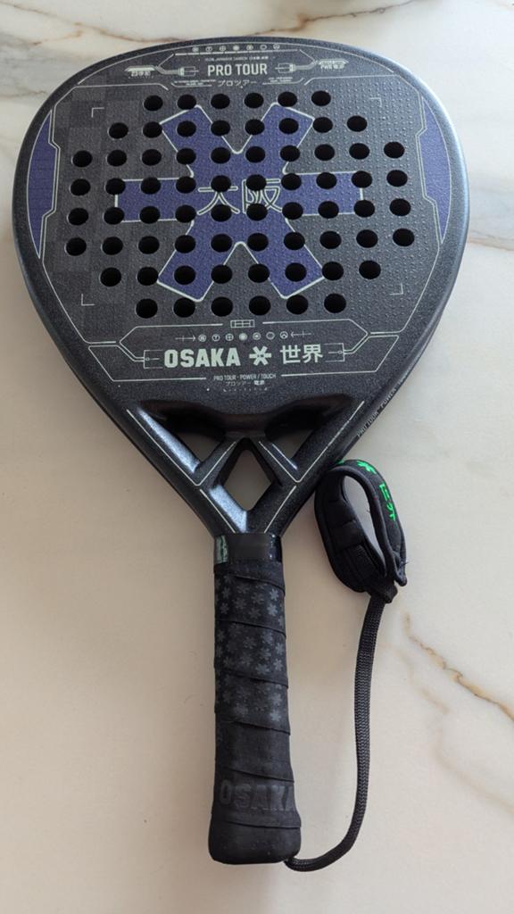 Te koop: Osaka Pro Tour padel racket (2 stuks), Ophalen, Zo goed als nieuw