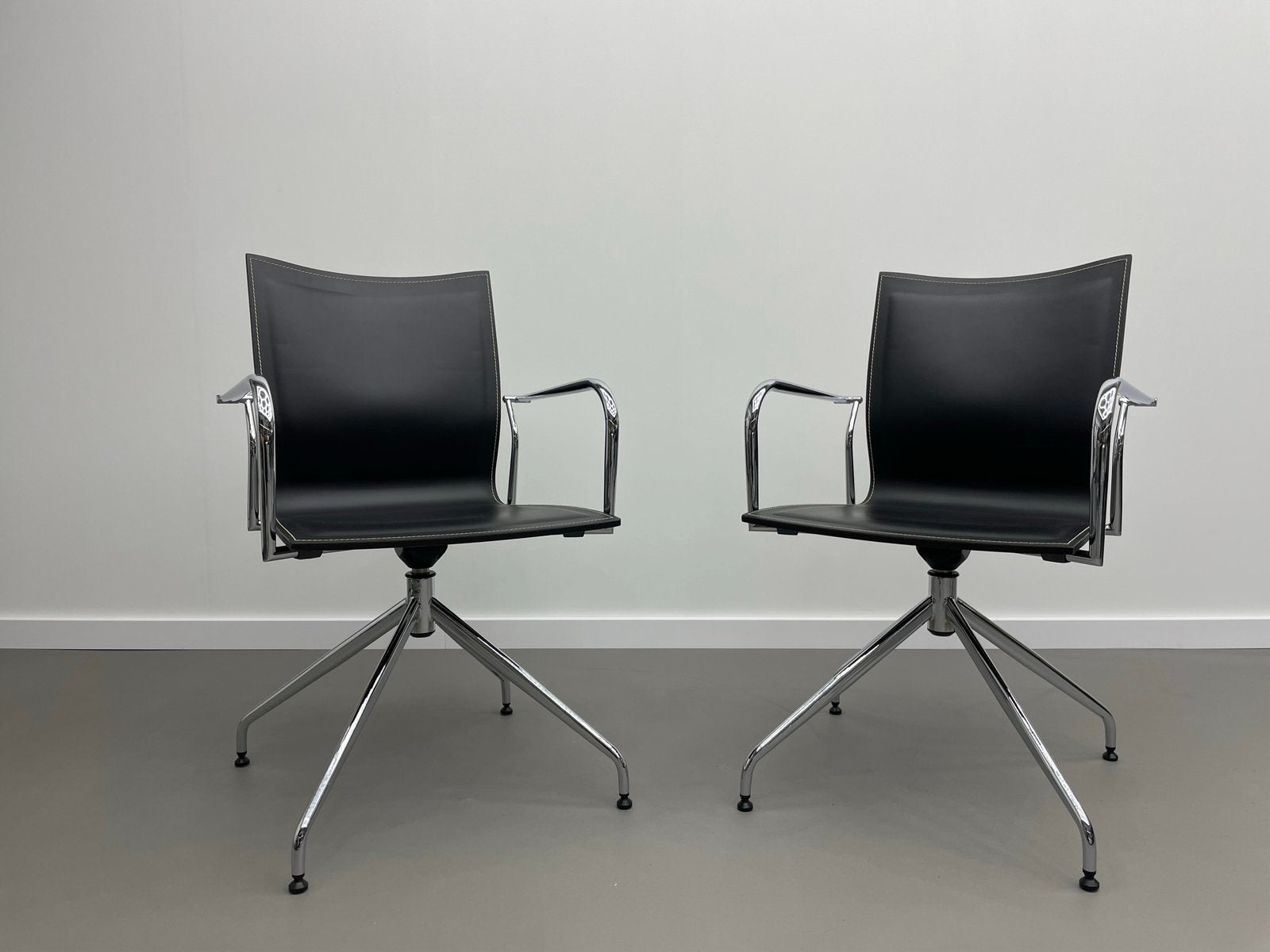 Ikara design stoel / bureaustoel 8 stuks beschikbaar, Huis en Inrichting, Stoelen, Ophalen, Zo goed als nieuw, Zwart, Eén