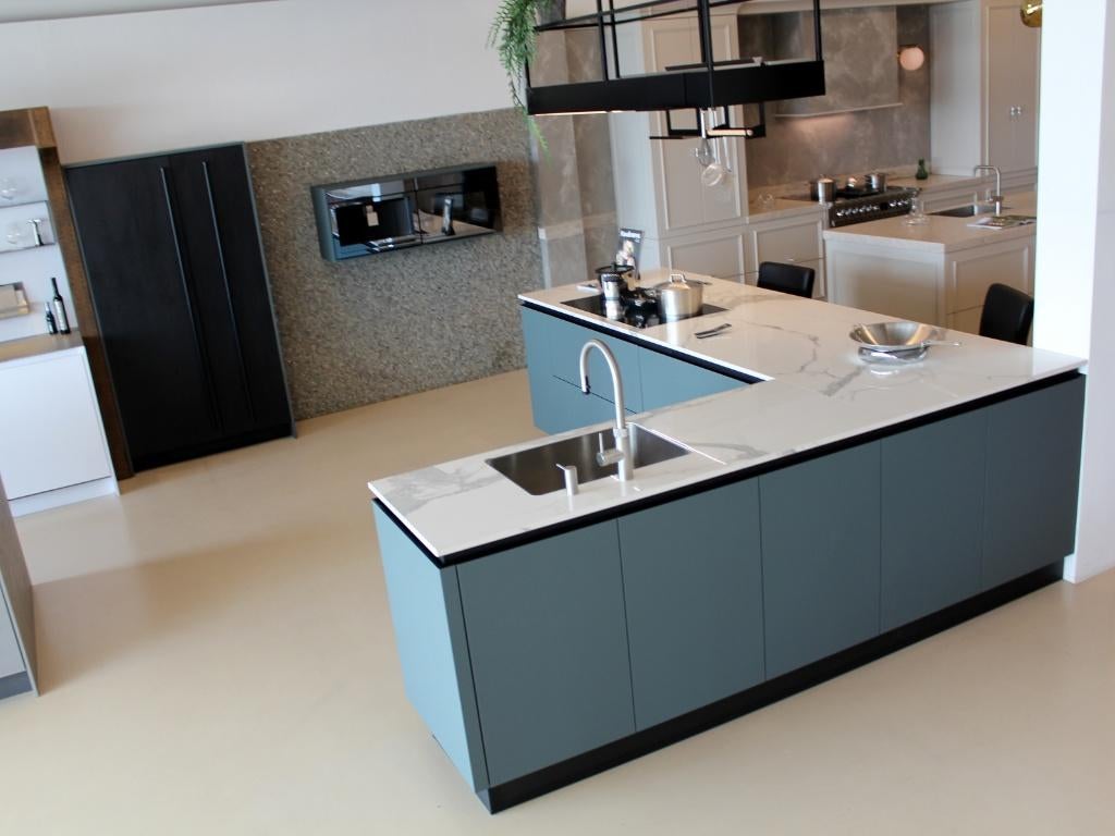 MB-3 Unieke high-end designkeuken met kookeiland, Huis en Inrichting, Ophalen, Lübbecker Straße 119 32278 Kirchlengern Duitsland