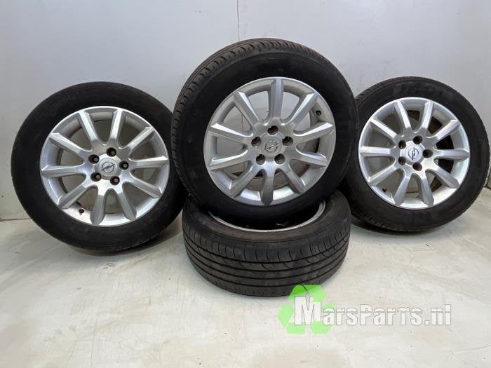 Velgen set + banden van een Opel Zafira, Gebruikt, -, -, Ophalen of Verzenden