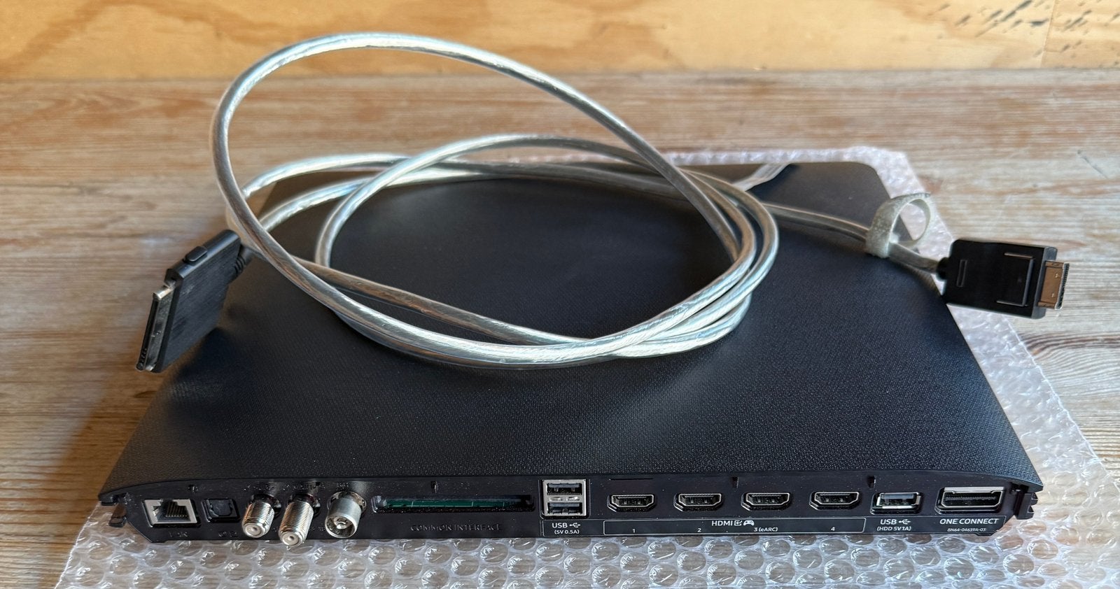 Samsung one connect box 3 jaar oud, Audio, Tv en Foto, Ophalen, QLED, 8k (UHD), 100 Hz