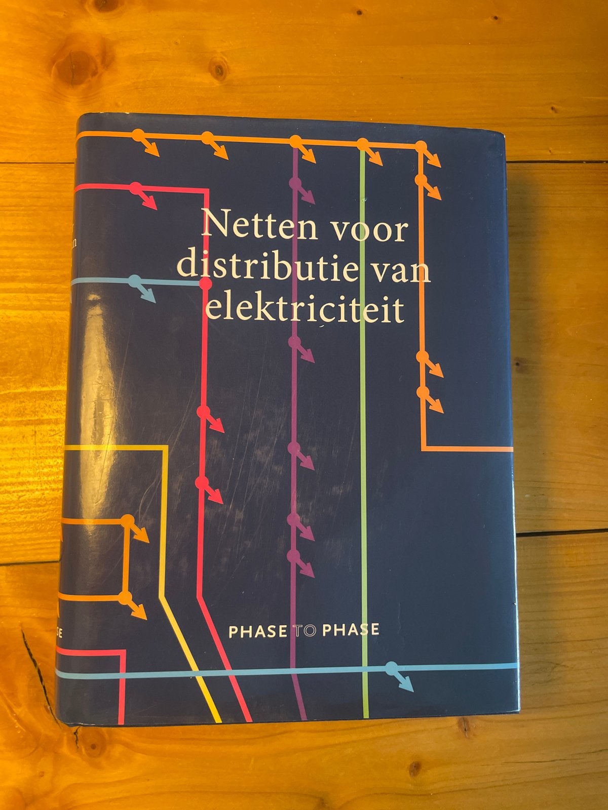 Phase to Phase: Netten voor distributie van elektriciteit, Ophalen of Verzenden, Zo goed als nieuw, Elektrotechniek